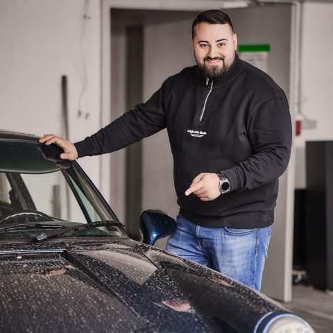 Pascal bei der Arbeit – professionelle Lackpolitur